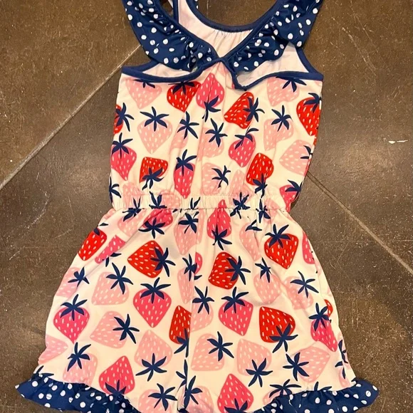 🍓Strawberry Romper🍓 - Picture 2 of 2